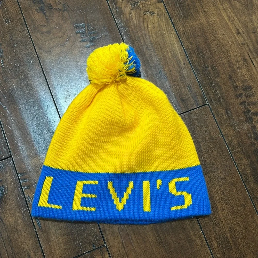 Vintage Levi’s Pom Pom Beanie Winter Hat